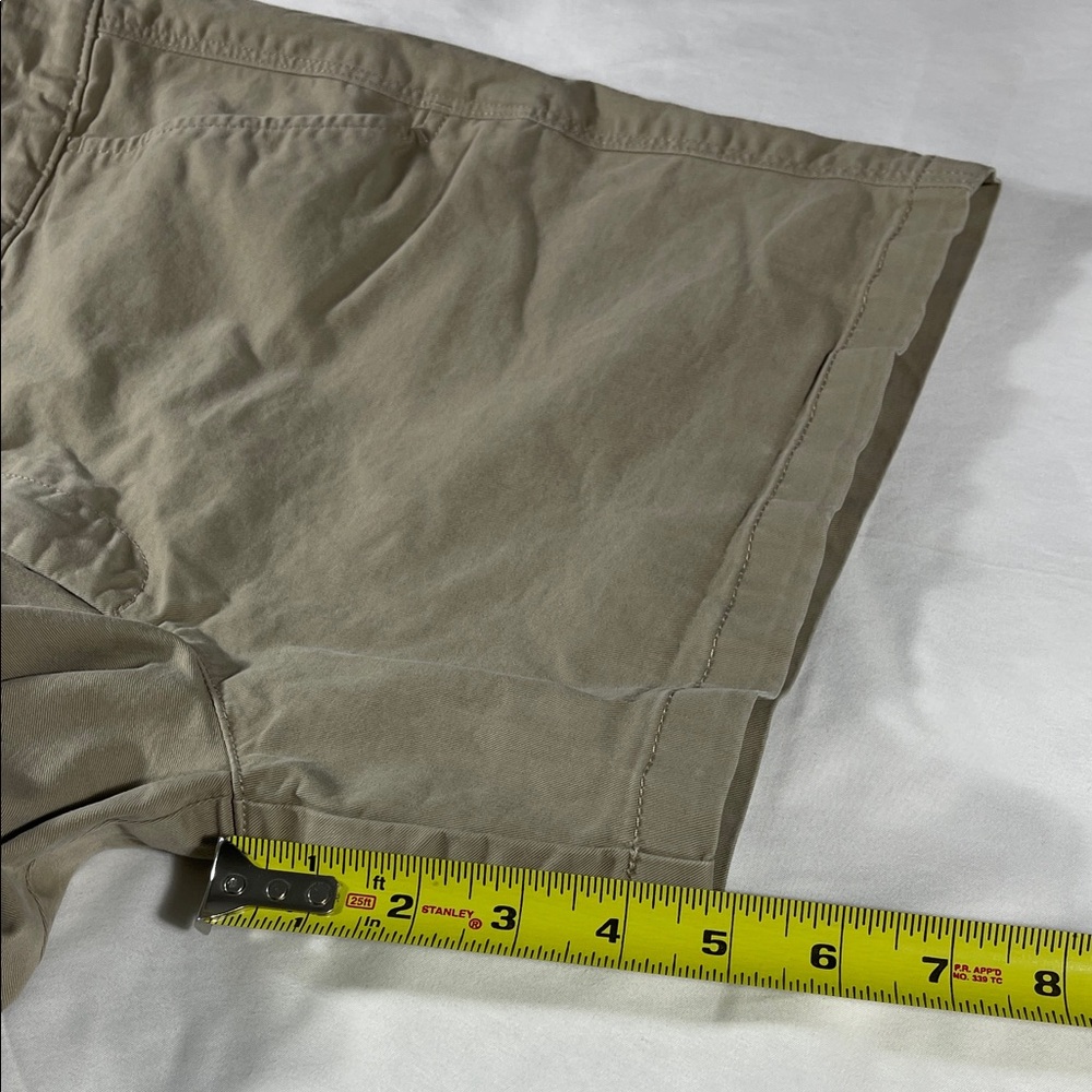 Eddie Bauer womens taupe stretch flat front curvy fit 5" chino shorts - size 10 - Picture 13 of 14